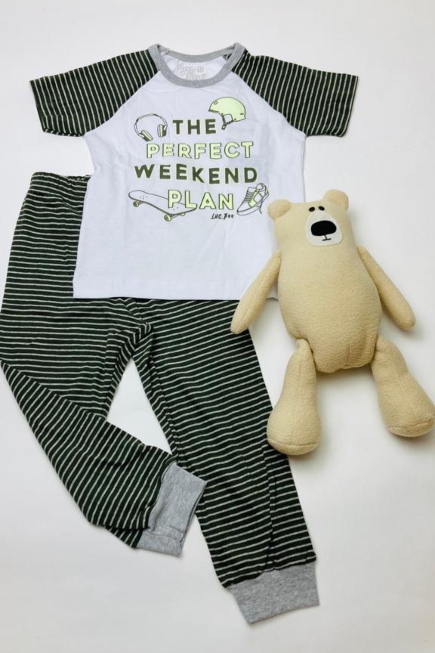 Conjunto de Pijama com Camiseta em Meia Malha e Malha Confort e Calça em Malha Confort 69020 LucBoo