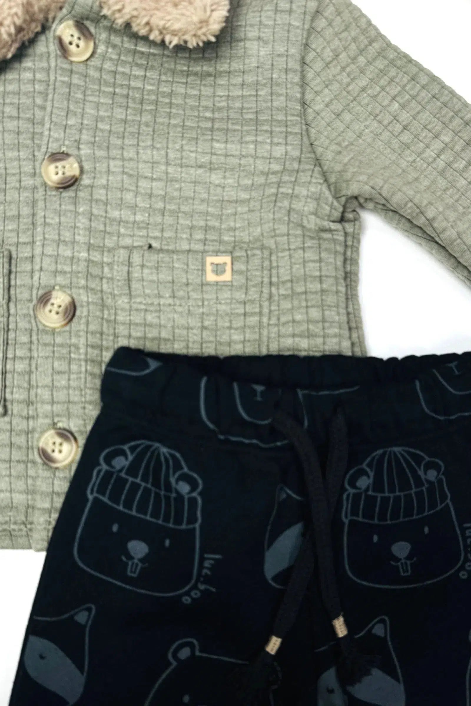 Conjunto de Casaco em Matelassê e Calça Jogger em Moletom com Pelúcia 72376 LucBoo