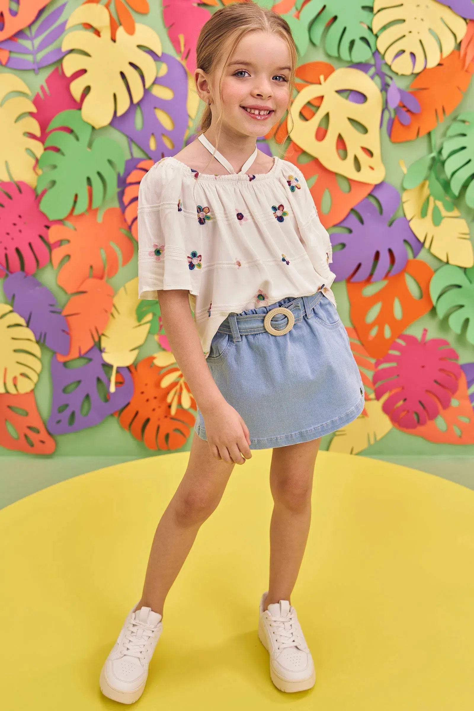 Conjunto de Bata Boxy em Viscose Bordada Flores com Short Saia em Jeans Bellini 74050 Infanti