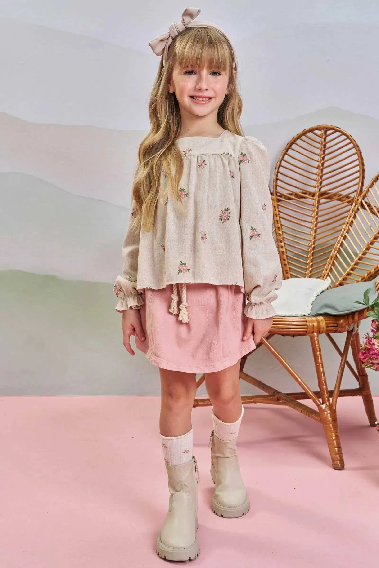 Conjunto de Bata em Linho Bordado Flores e Short Saia em Sarja com Elastano 79575 Infanti Infantil Menina