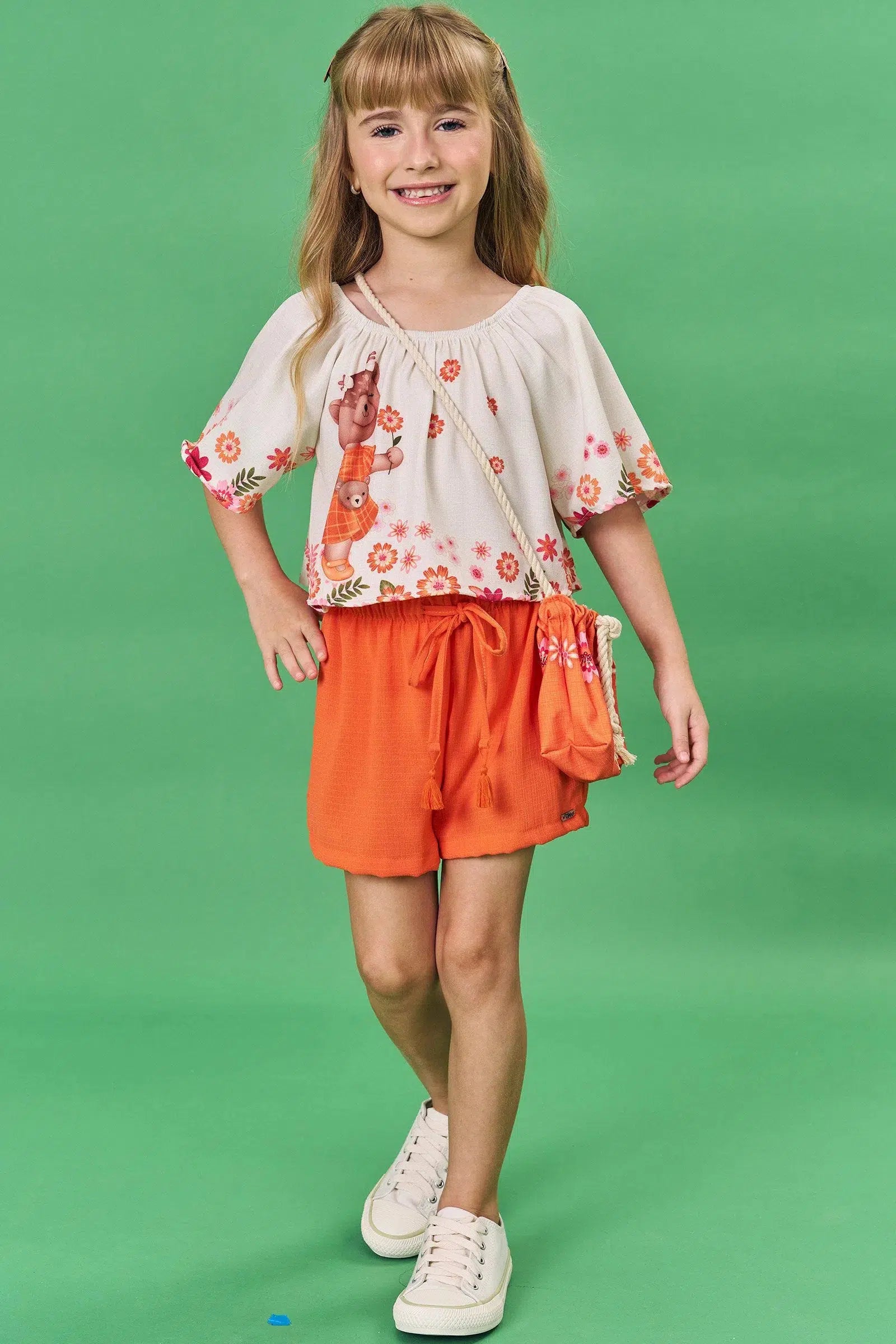 Conjunto Infantil de Blusa Boxy em Visco Twill e Shorts em Air Flow. Acompanha Bolsa 81510 Infanti