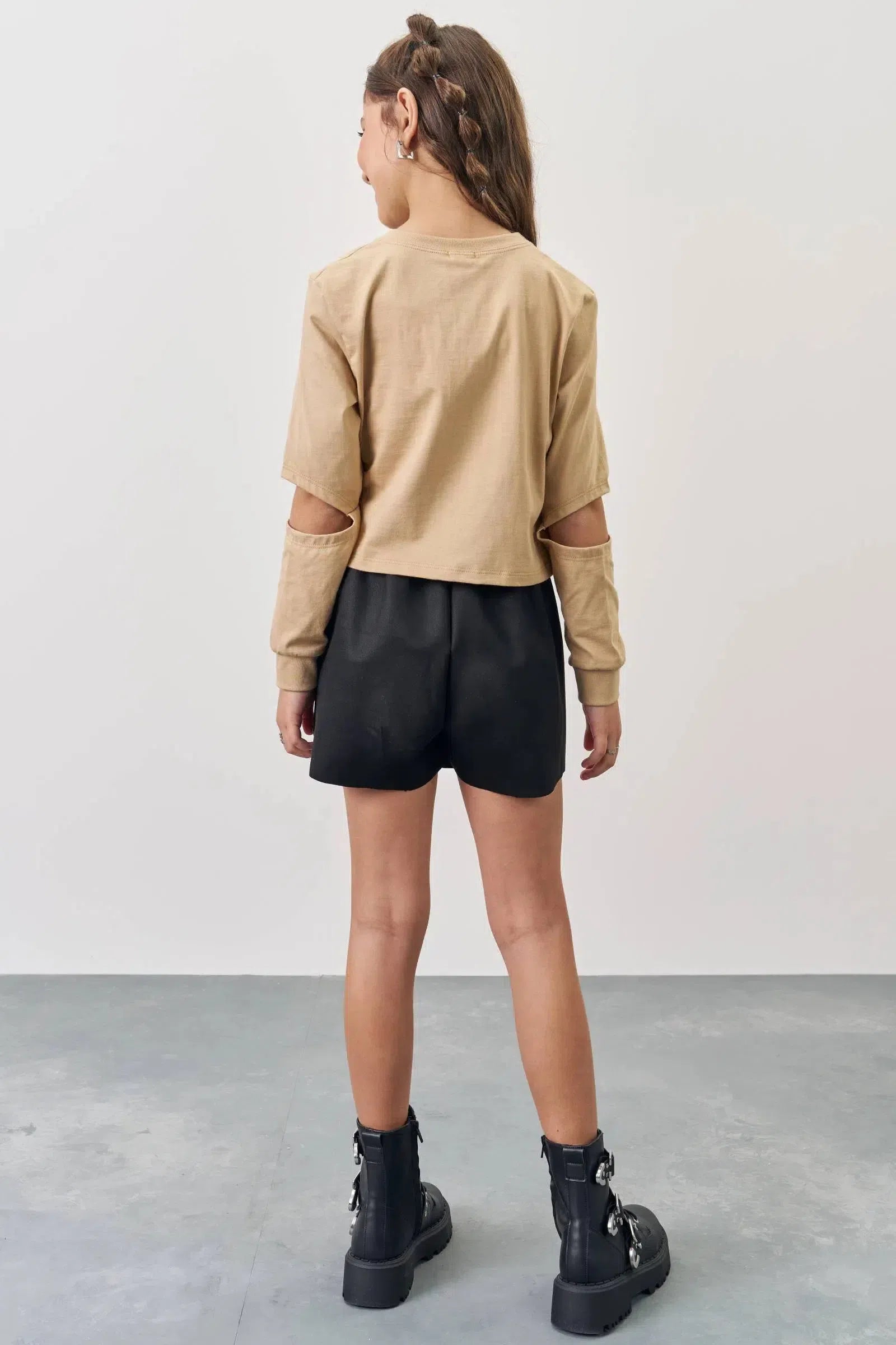 Conjunto de Blusa Boxy Over em Meia Malha e Short Saia em Suede Twill 80695 Vic&Vicky Teen Menina