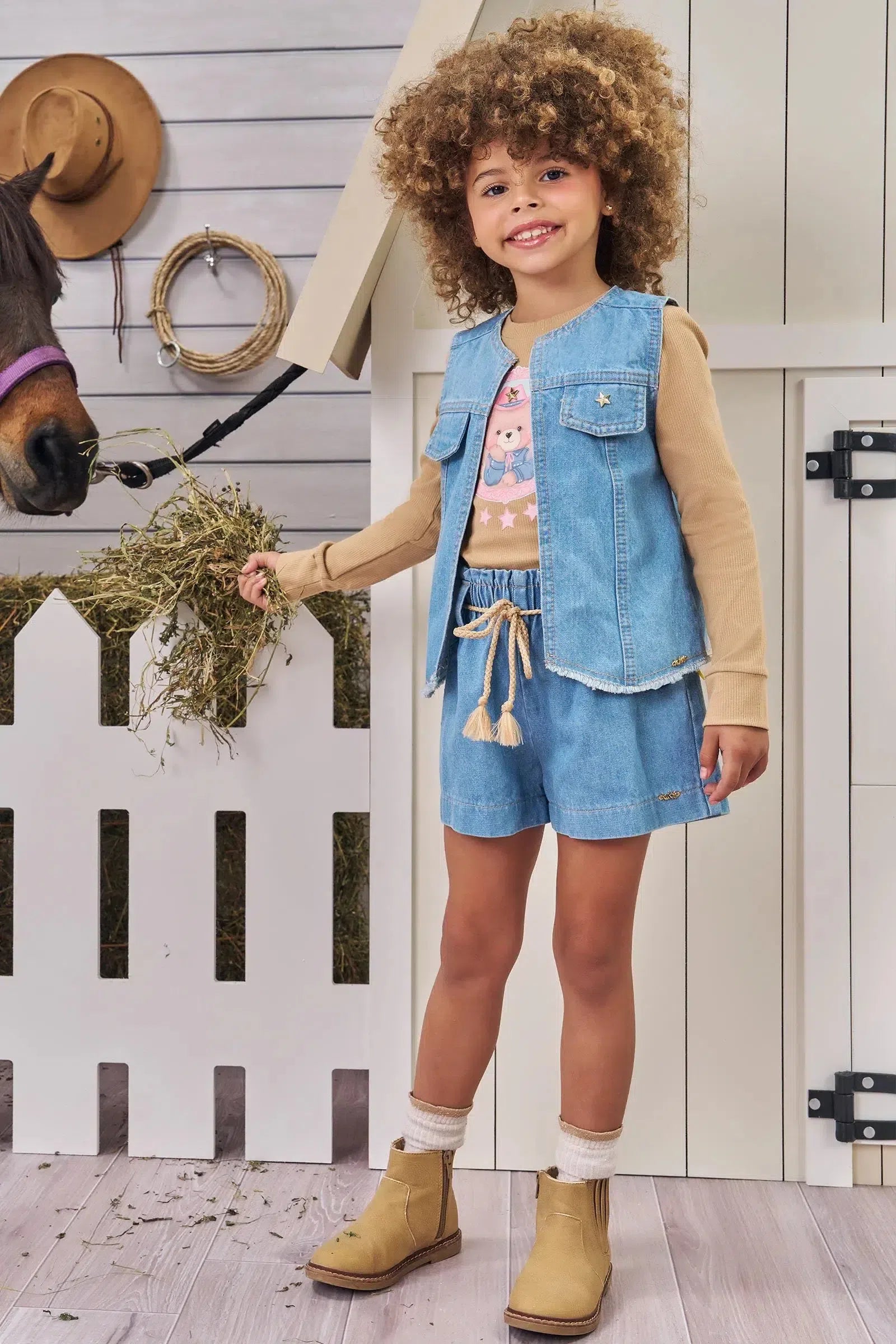 Conjunto de Blusa em Canelado e Shorts em Jeans 80476 Kukiê Infantil Menina