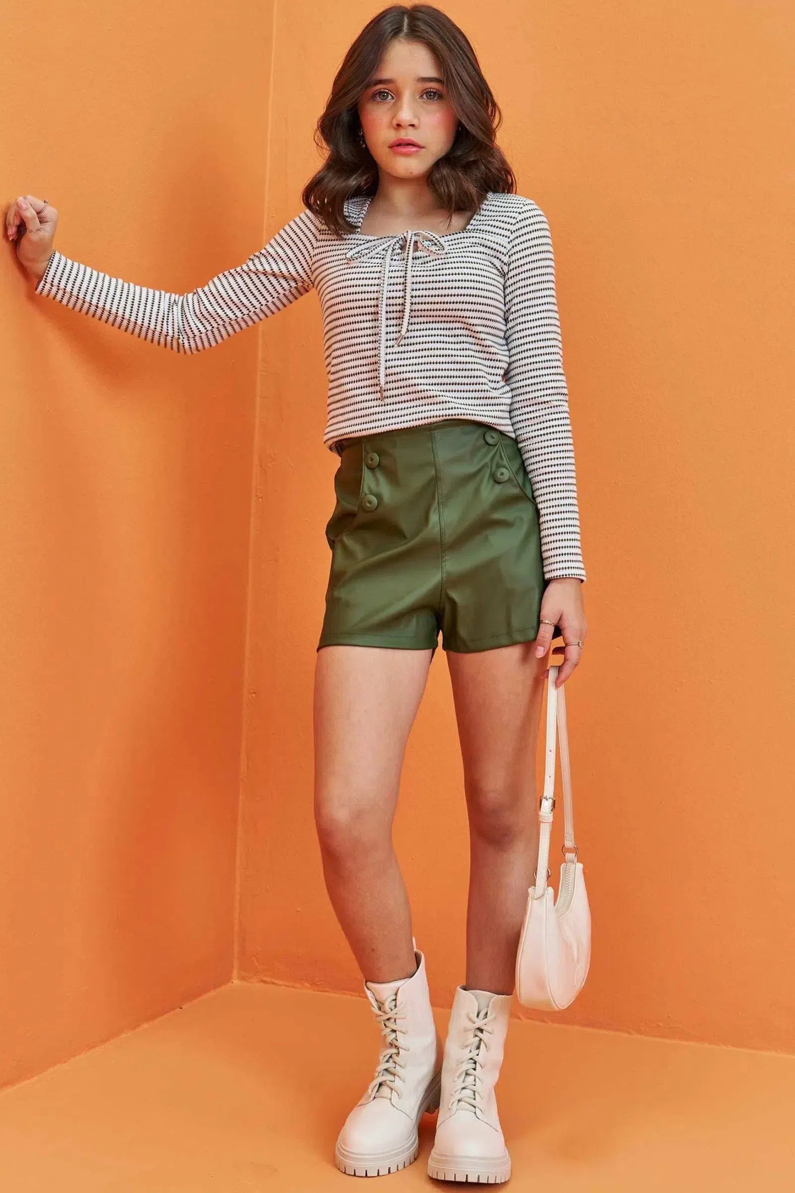 Conjunto de Blusa em Malha Texturizada e Shorts em Couro Sintético 80254 Lilimoon Teen Menina