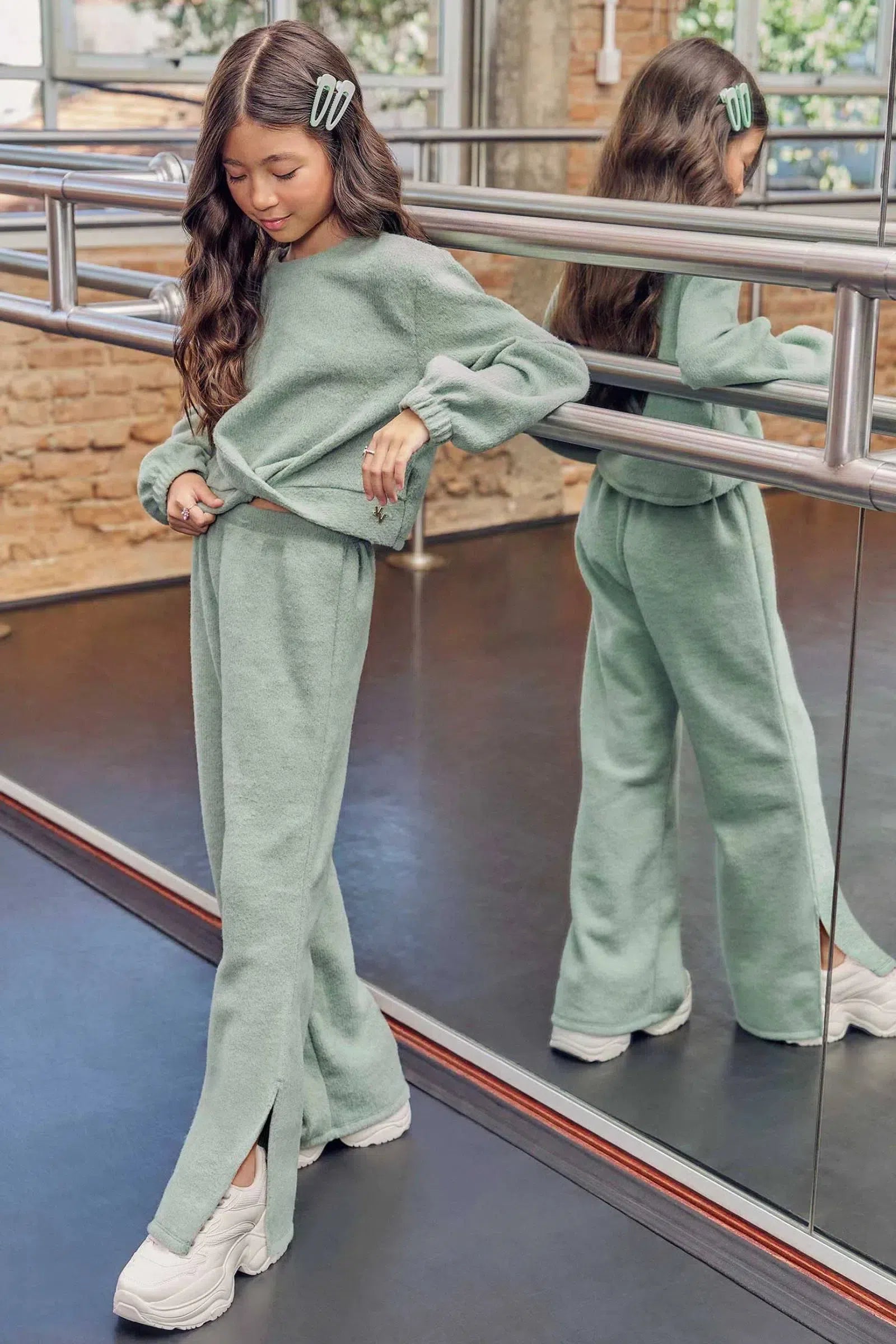 Conjunto de Blusão Cropped Over e Wide Leg em Tricot Soft 81035 Vic&Vicky Teen Menina