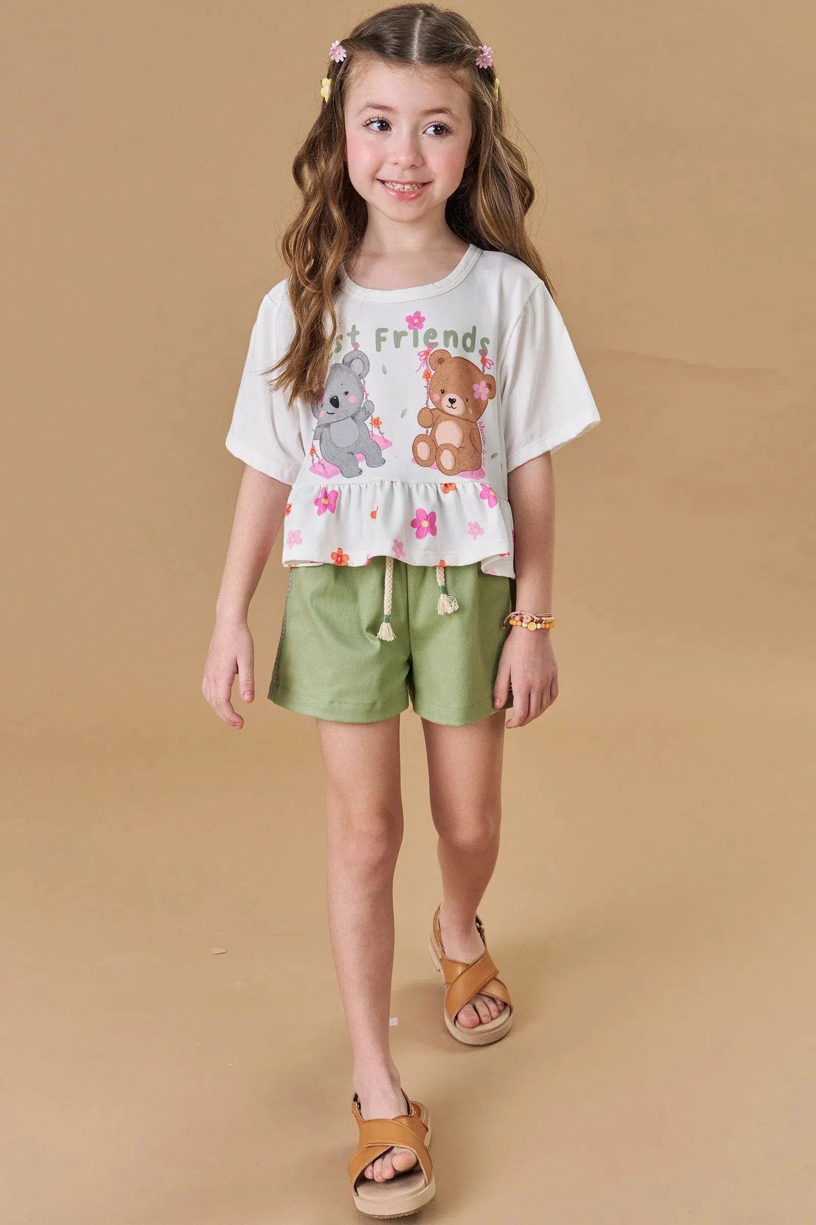 Conjunto Infantil Menina de Boxy Over em Meia Malha e Shorts em Sarja com Elastano 81979 Kukiê