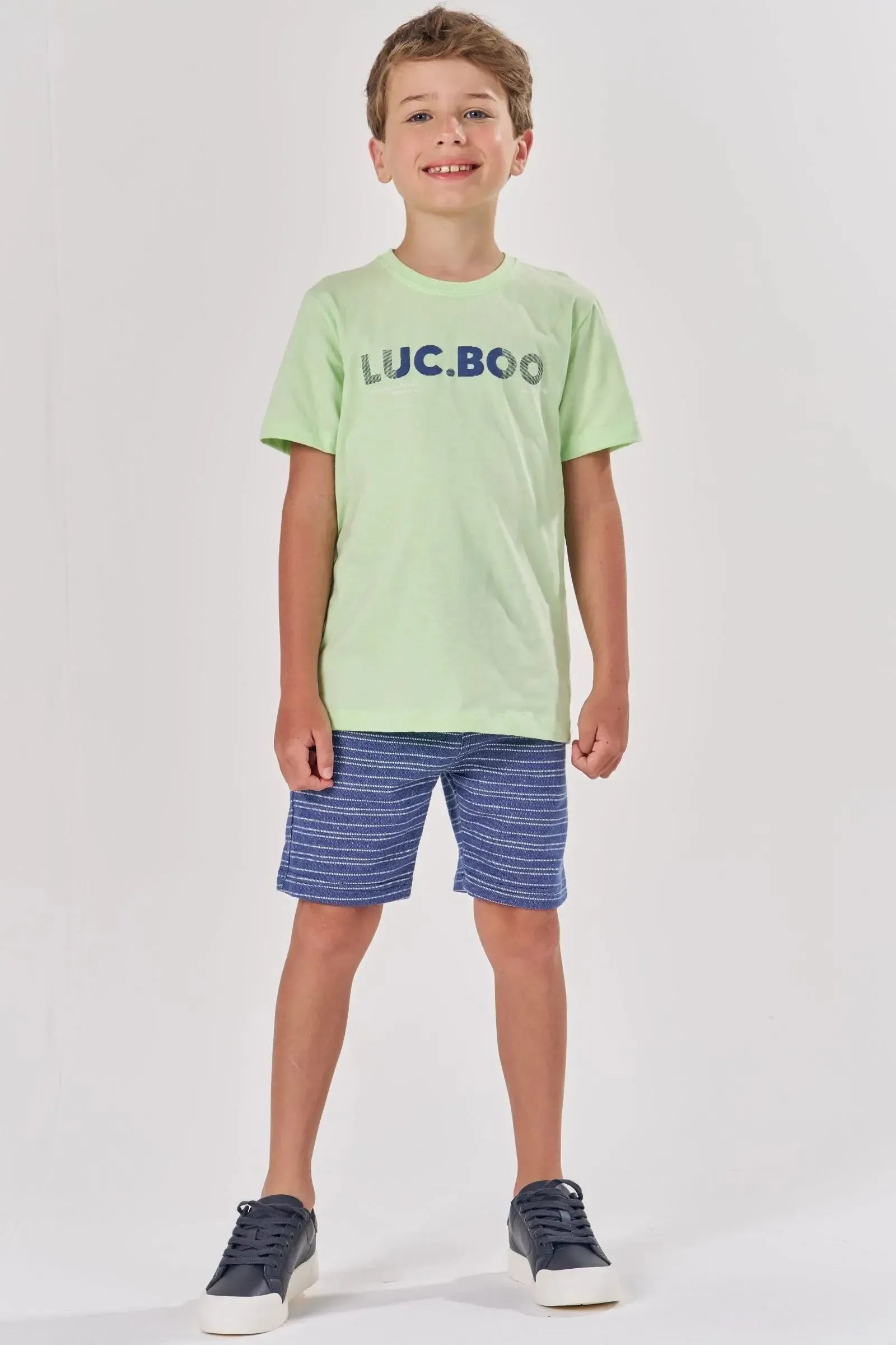 Conjunto de Camiseta em Meia Malha e Bermuda em Moletom Listrado sem Pelúcia 84773 LucBoo Infantil Menino