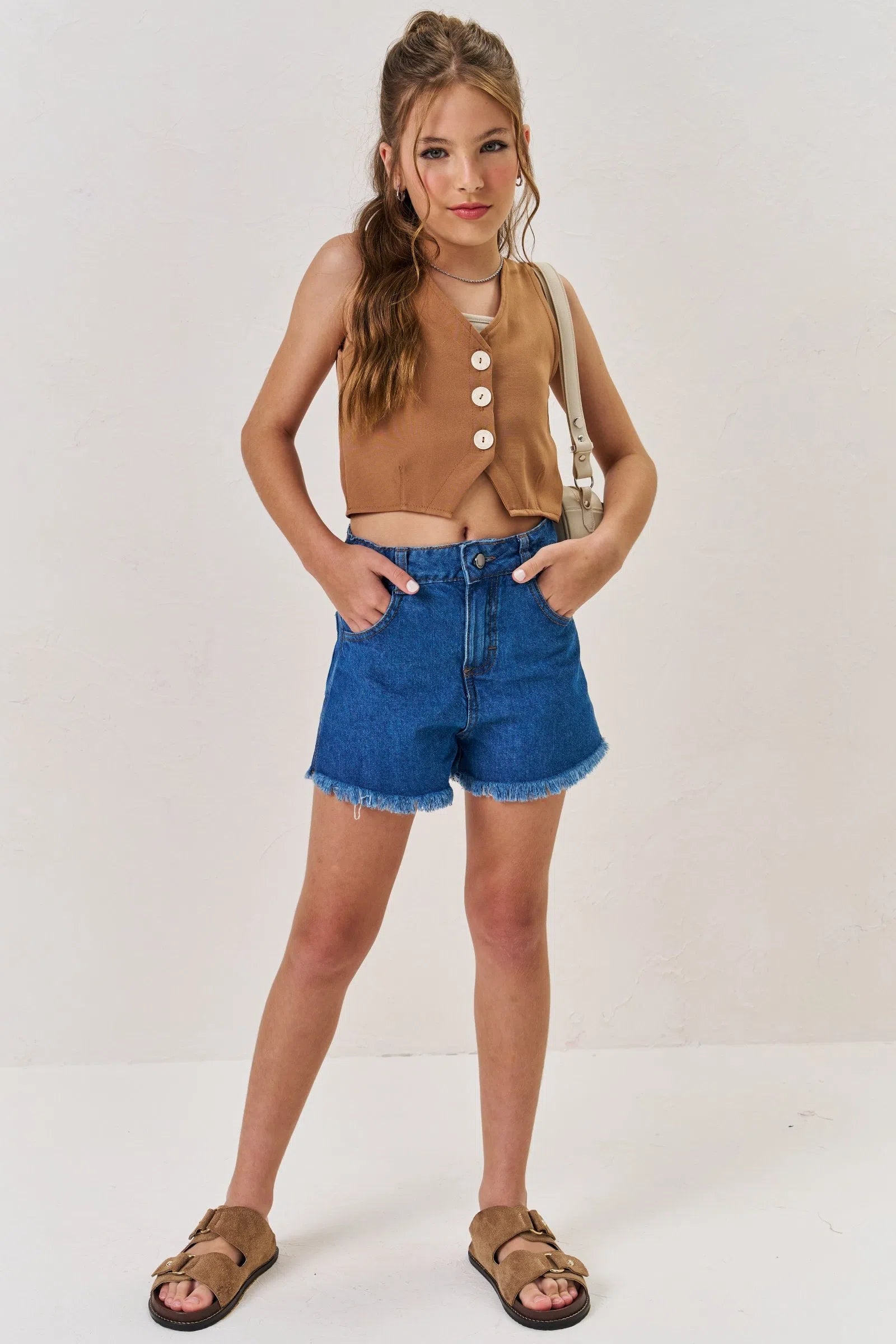 Conjunto de Colete em Alfaiataria Venetta e Shorts em Jeans Arkansas 74429 Vic&Vicky