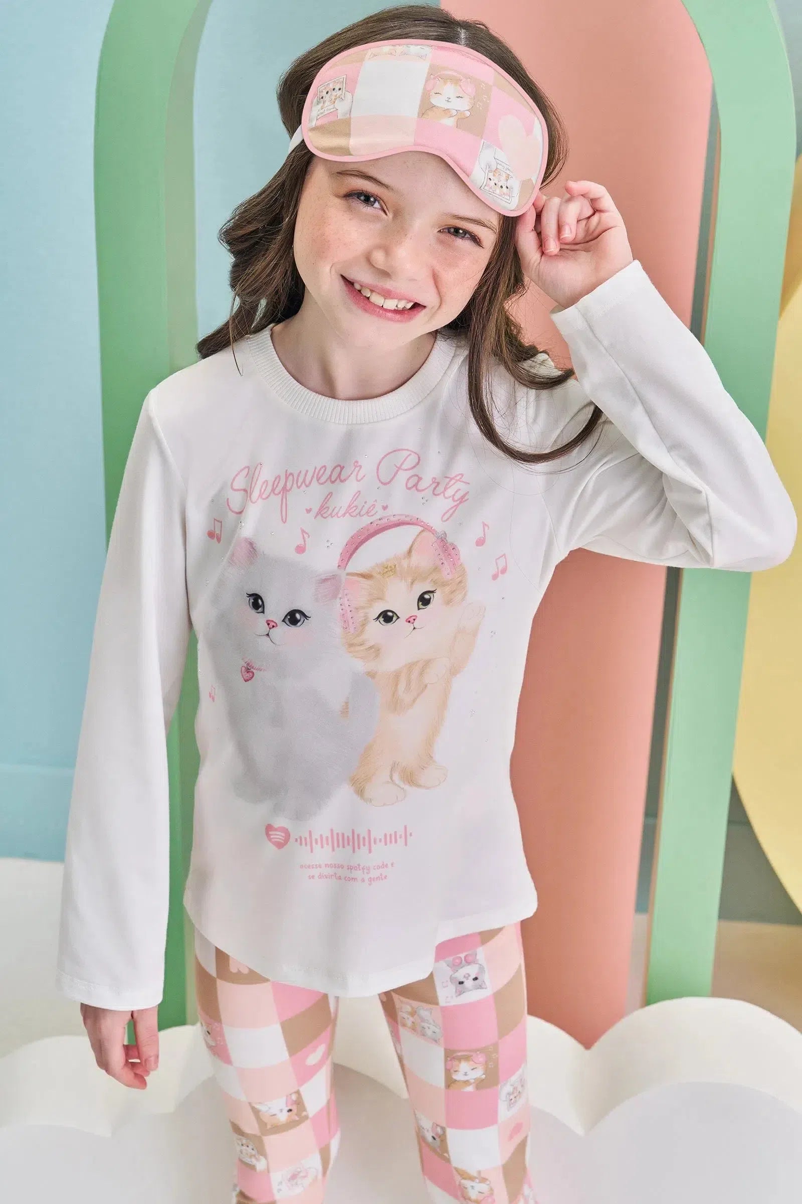 Conjunto de Pijama com Blusa e Calça Legging em Malha Comfy 79212 Kukiê Infantil Menina