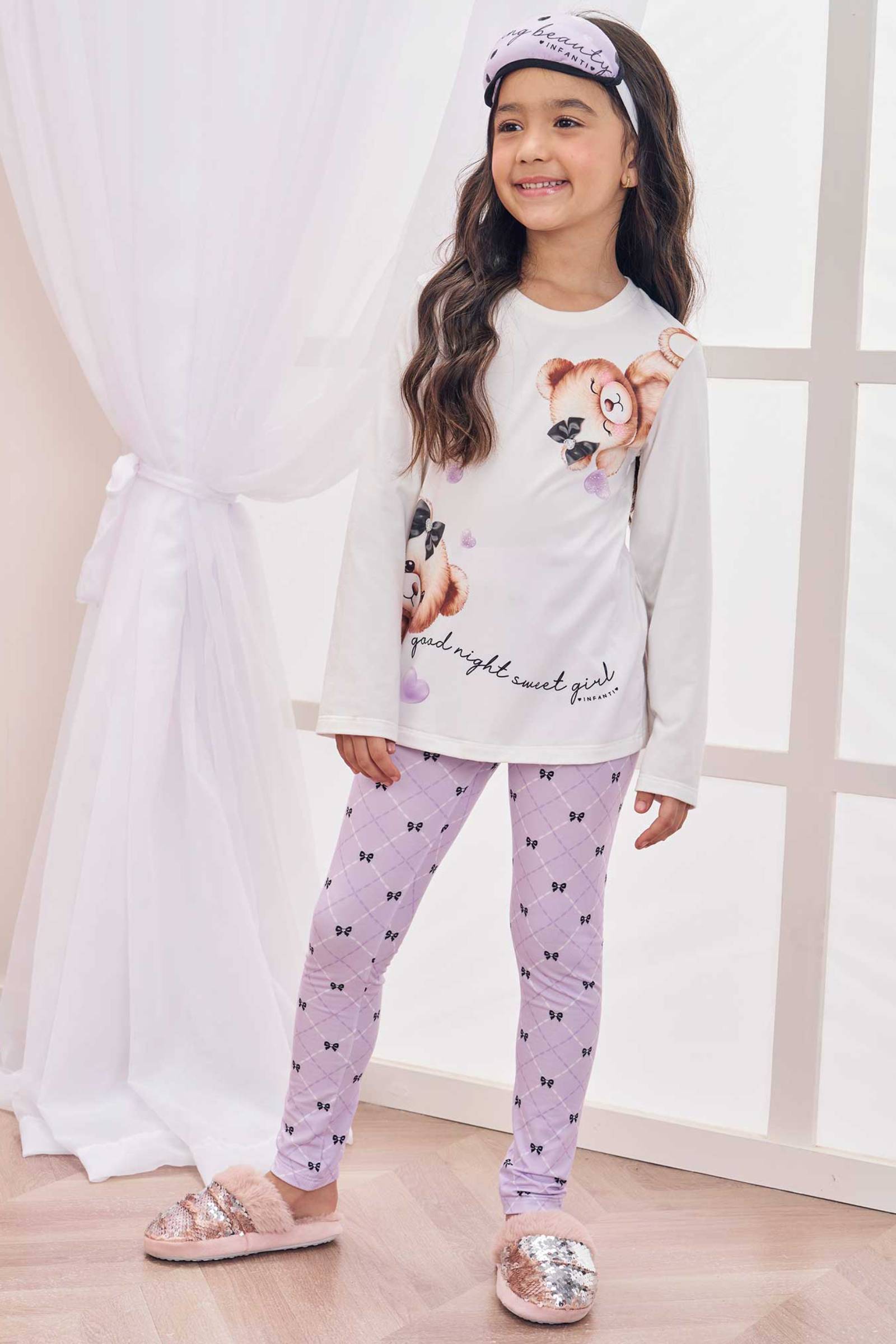 Conjunto de Pijama de Blusa e Calça Legging em Malha Comfy. Acompanha Máscara 80883 Infanti Infantil Menina