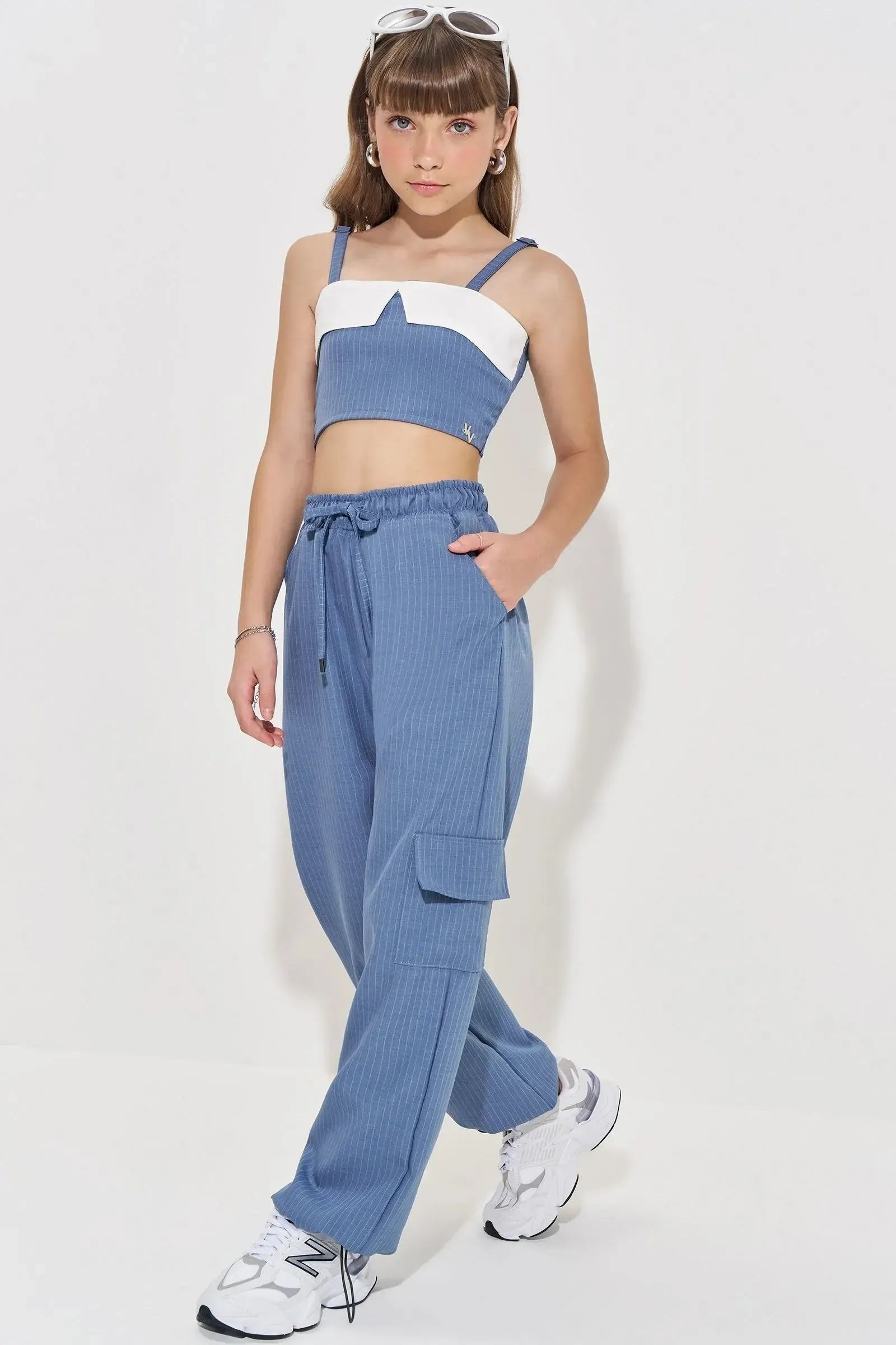 Conjunto de Top Cropped e Calça em Alfaiataria Risca de Giz 83930 Vic&Vicky Teen Menina