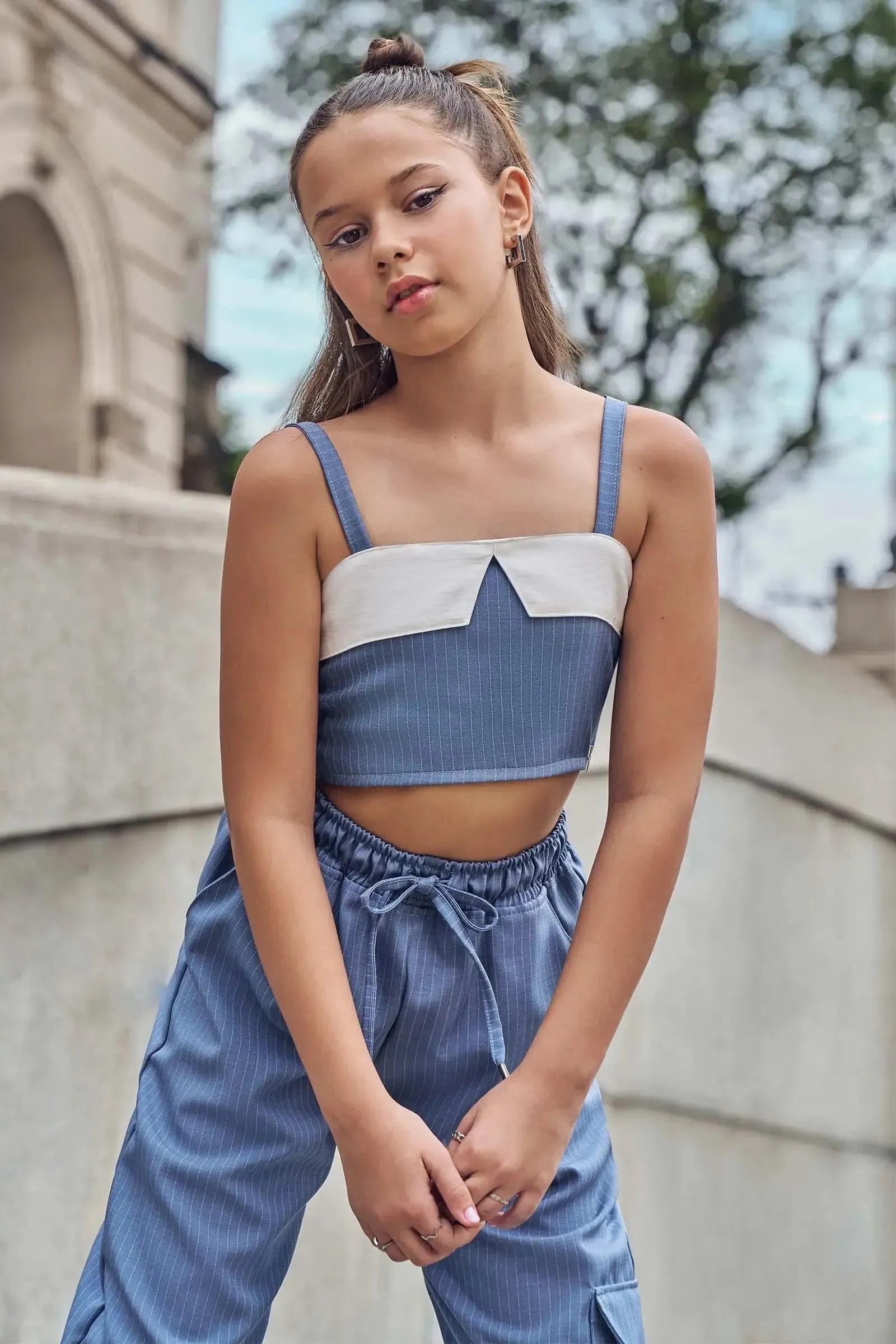 Conjunto de Top Cropped e Calça em Alfaiataria Risca de Giz 83930 Vic&Vicky Teen Menina